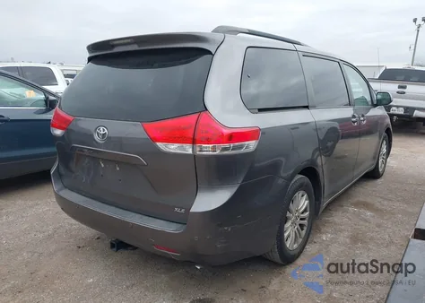 2014 Toyota Sienna Xle V6 8 Passenger z USA, uszkodzony, nr VIN 5TDYK3DCXES515014